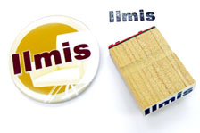 Ilmis (イルミス)缶バッジとスタンプ